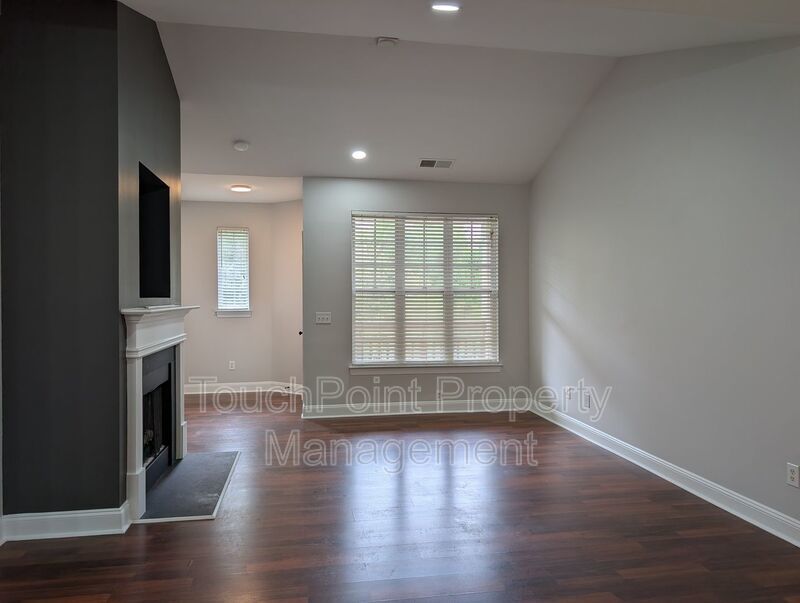 Pristine 2 Bedroom, 2 Bath Condo located in the Walnut Creek Community! property image