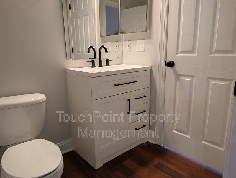Pristine 2 Bedroom, 2 Bath Condo located in the Walnut Creek Community! property image