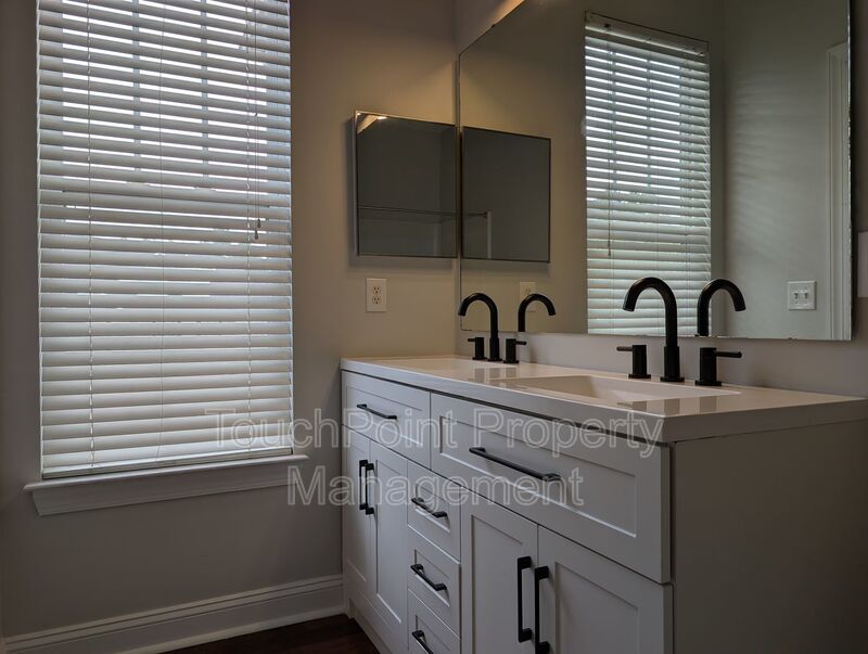 Pristine 2 Bedroom, 2 Bath Condo located in the Walnut Creek Community! property image