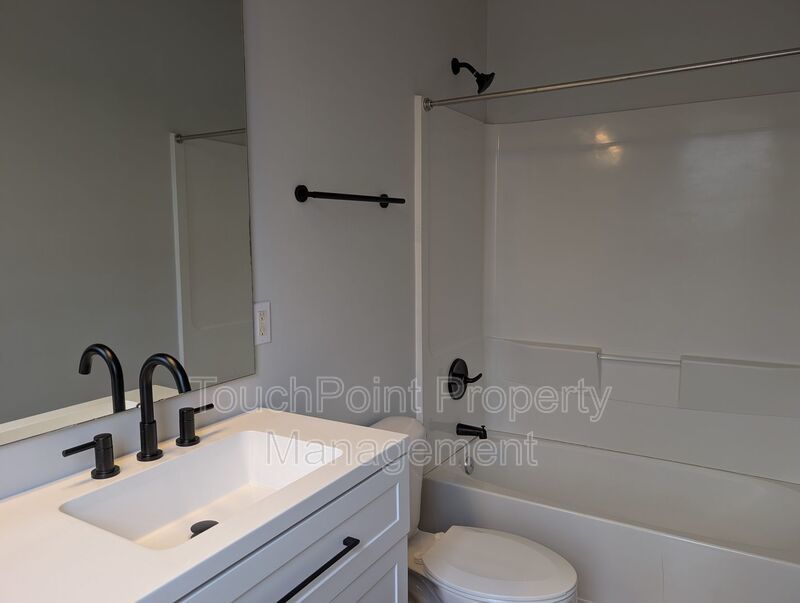 Pristine 2 Bedroom, 2 Bath Condo located in the Walnut Creek Community! property image