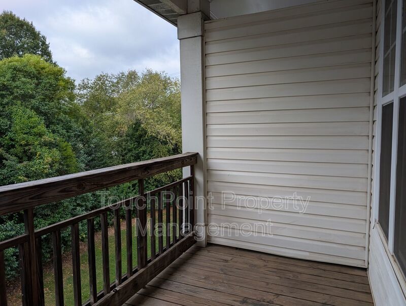 Pristine 2 Bedroom, 2 Bath Condo located in the Walnut Creek Community! property image