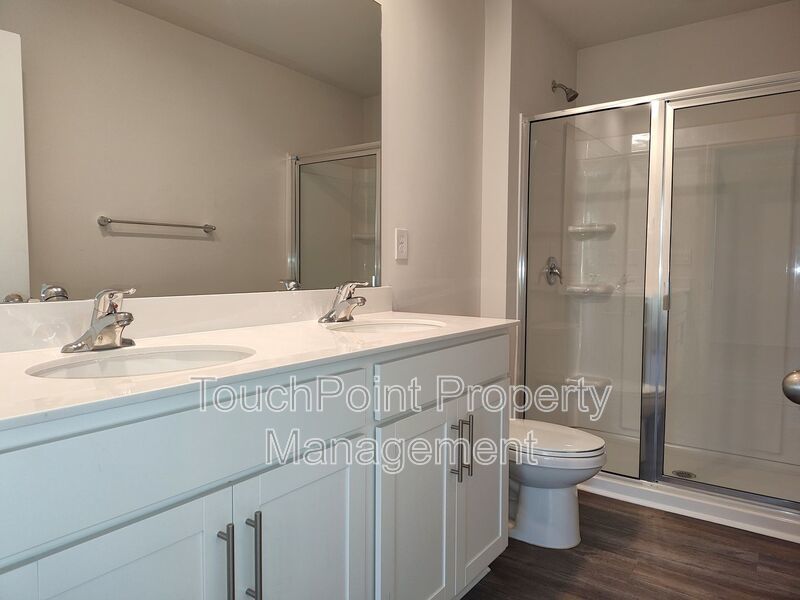 Beautiful, end-unit, townhome located in the Mallard Creek Towns Community in Charlotte! property image
