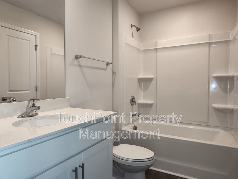 Beautiful, end-unit, townhome located in the Mallard Creek Towns Community in Charlotte! property image