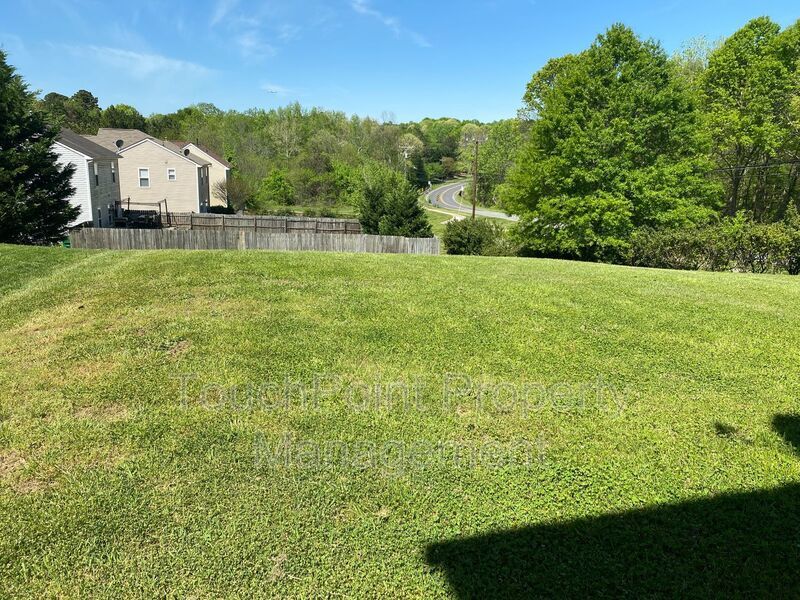 Pristine 2-Story Home in Laurel Valley! property image