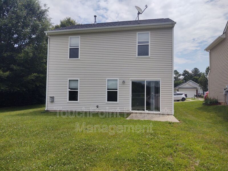 Pristine 2-Story Home in Laurel Valley! property image