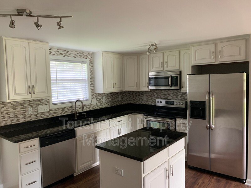 3 Bedroom, 2 Bath Ranch-Style home located in the Farmwood Subdivision! property image