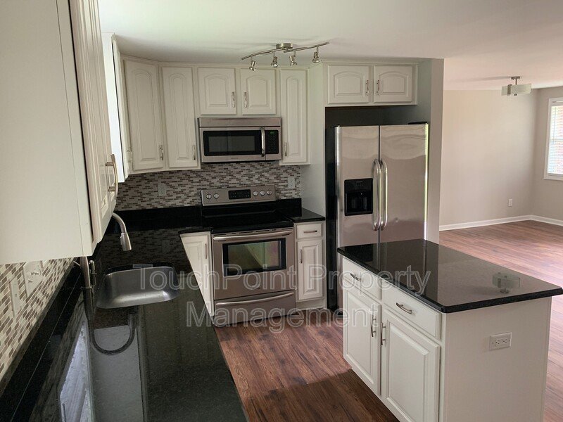 3 Bedroom, 2 Bath Ranch-Style home located in the Farmwood Subdivision! property image