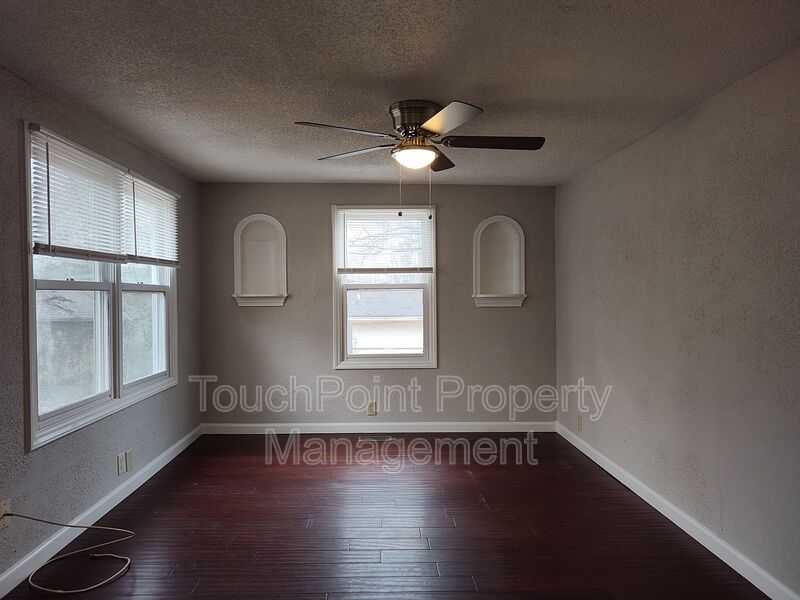 Move-in Ready duplex located in The Rockwell Park Community! property image