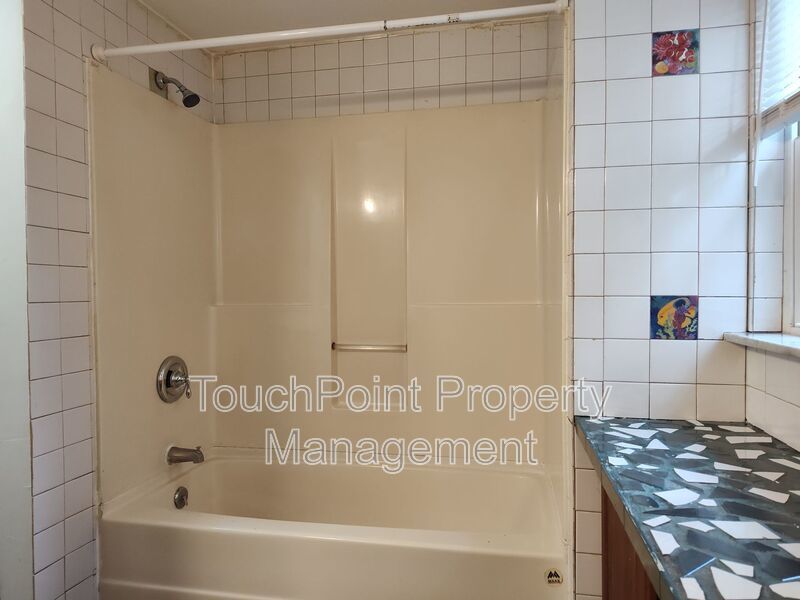 Move-in Ready duplex located in The Rockwell Park Community! property image