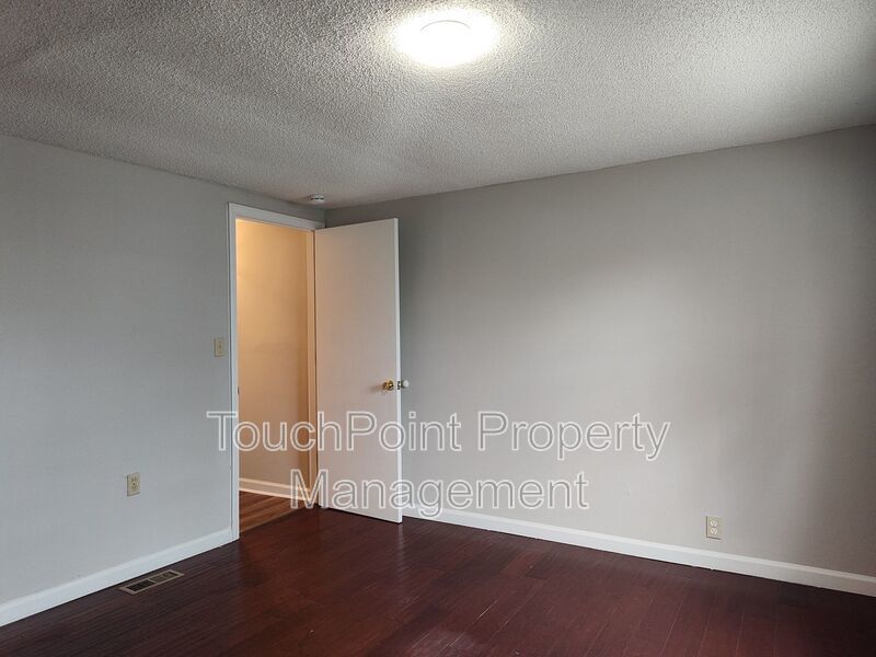 Move-in Ready duplex located in The Rockwell Park Community! property image