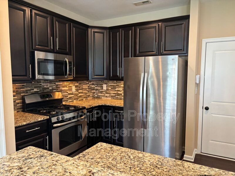 Beautiful End Unit Townhome located in the McCarley Community. property image
