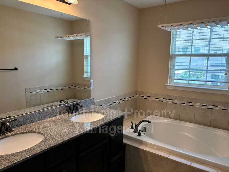 Beautiful End Unit Townhome located in the McCarley Community. property image