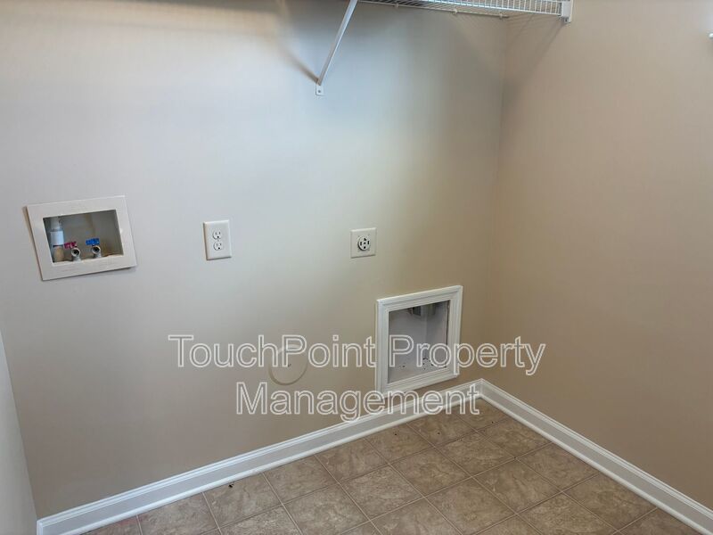 Beautiful End Unit Townhome located in the McCarley Community. property image