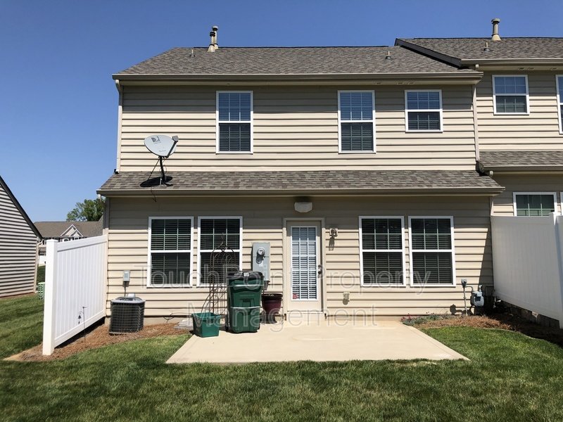 Beautiful End Unit Townhome located in the McCarley Community. property image