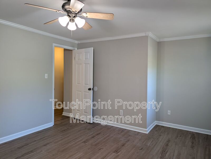 Cozy 2 story, 5 bedroom, 3.5 bathroom home located in Shadow Lakes! property image