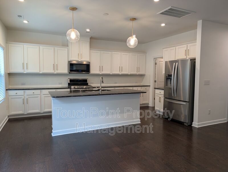 Gorgeous 4 beds, 2.5 bath home located in Haywick Meadows! property image