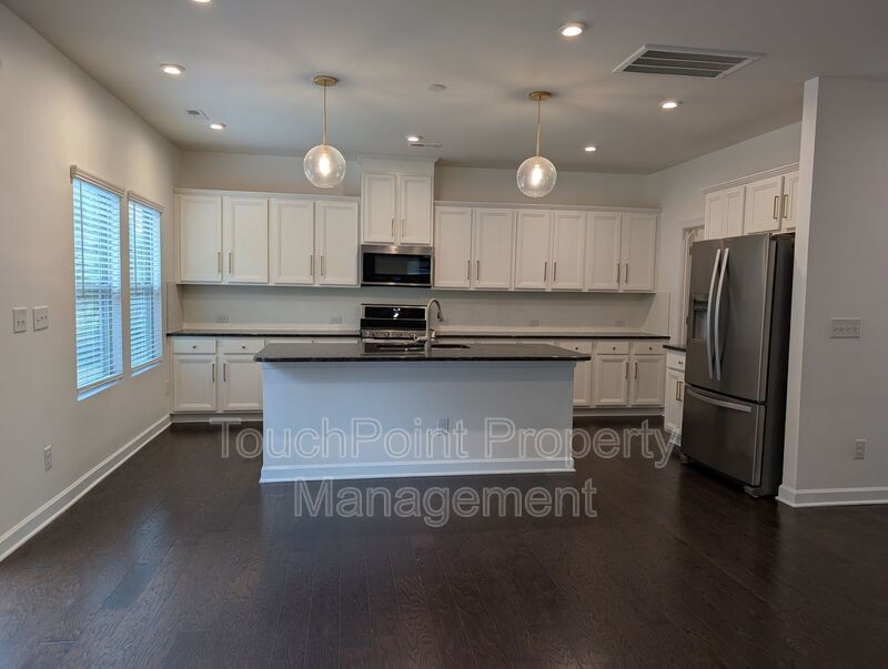 Gorgeous 4 beds, 2.5 bath home located in Haywick Meadows! property image