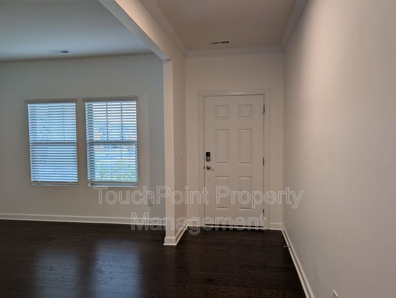 Gorgeous 4 beds, 2.5 bath home located in Haywick Meadows! property image