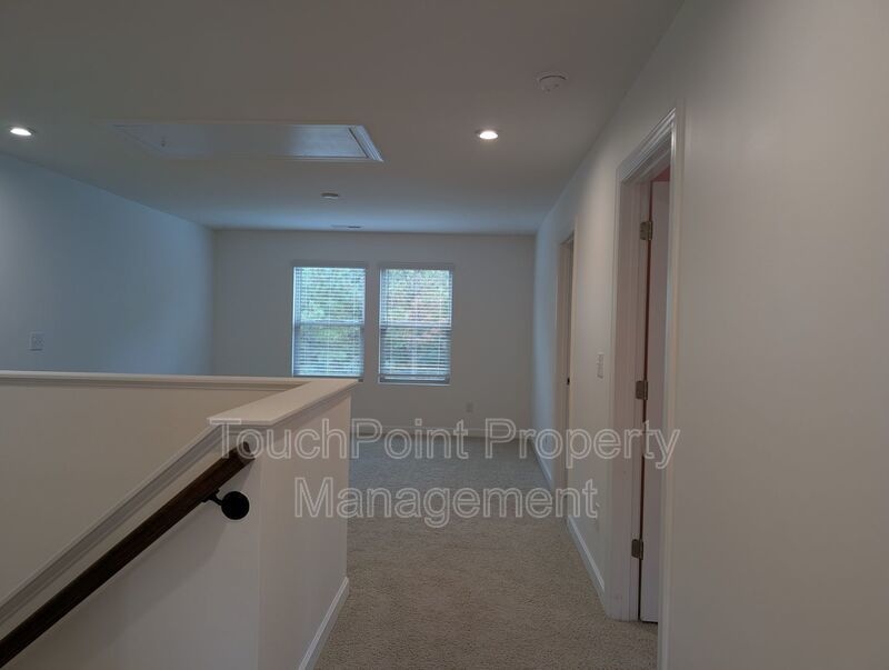 Gorgeous 4 beds, 2.5 bath home located in Haywick Meadows! property image