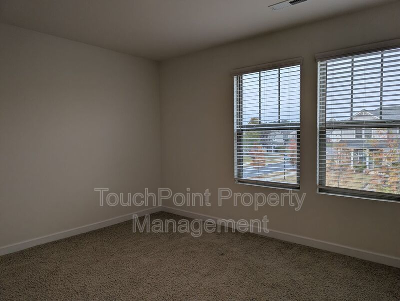 Gorgeous 4 beds, 2.5 bath home located in Haywick Meadows! property image