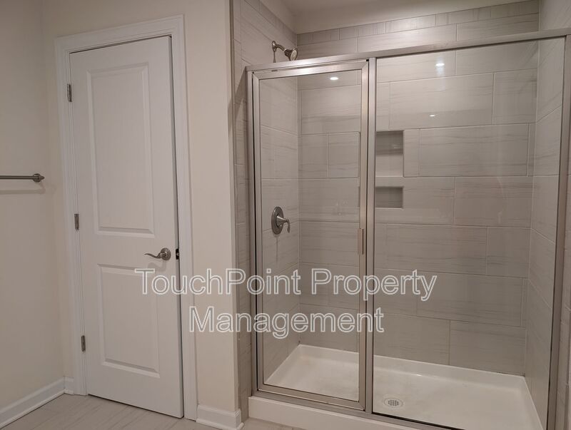 Gorgeous 4 beds, 2.5 bath home located in Haywick Meadows! property image