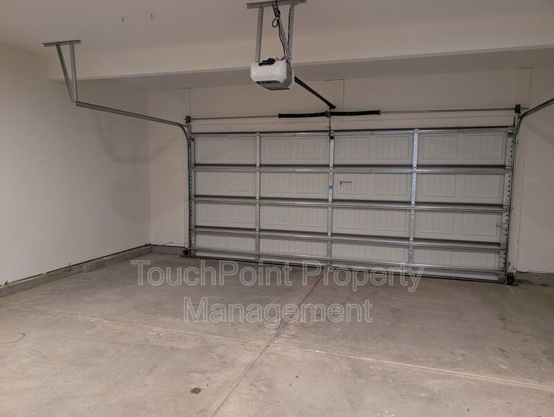 Gorgeous 4 beds, 2.5 bath home located in Haywick Meadows! property image