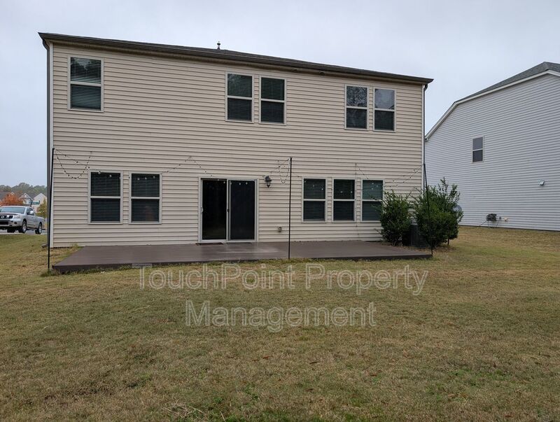 Gorgeous 4 beds, 2.5 bath home located in Haywick Meadows! property image