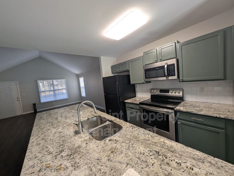 Pristine 3 bedrooms, 2 bathroom home in Charlotte! property image