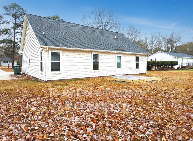 Pristine, Ranch Style Home Located in the Clubview Acres Community in Monroe property image