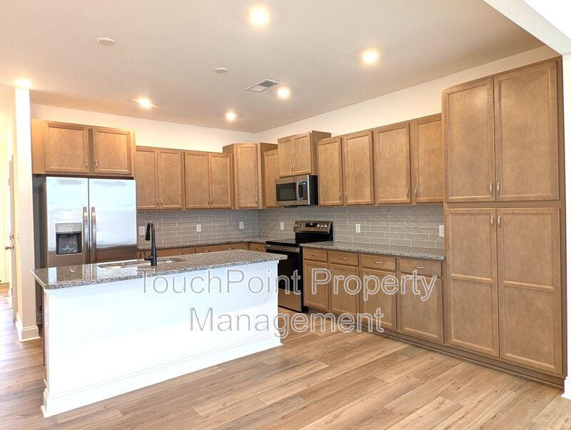 Beautiful, 2 story, end-unit, Townhome located in the Bell Glen Community! property image