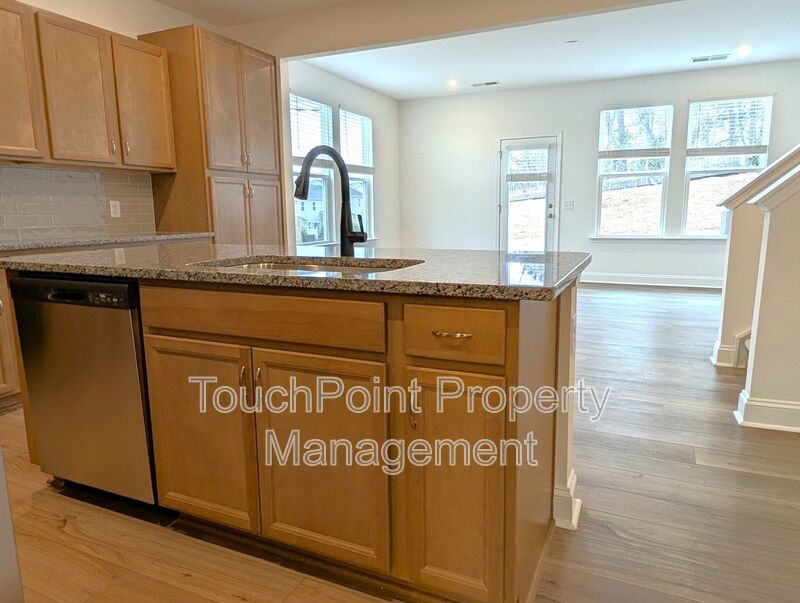 Beautiful, 2 story, end-unit, Townhome located in the Bell Glen Community! property image