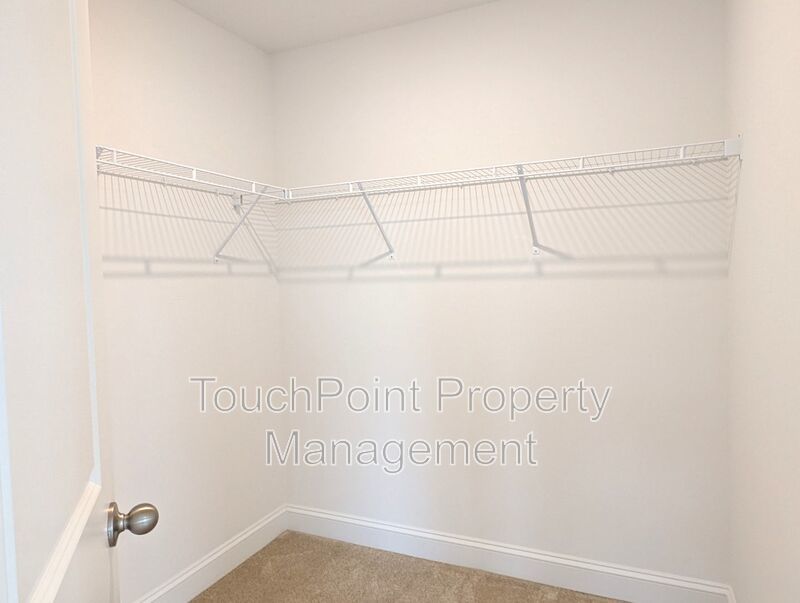 Beautiful, 2 story, end-unit, Townhome located in the Bell Glen Community! property image