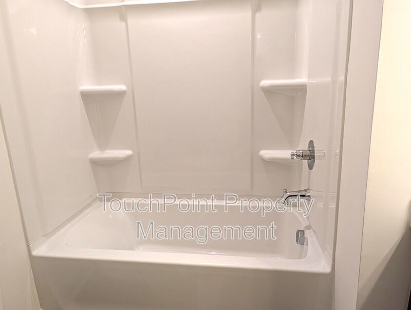 Beautiful, 2 story, end-unit, Townhome located in the Bell Glen Community! property image