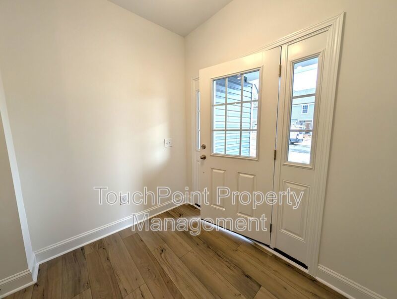 Beautiful, 2 story, end-unit, Townhome located in the Bell Glen Community! property image