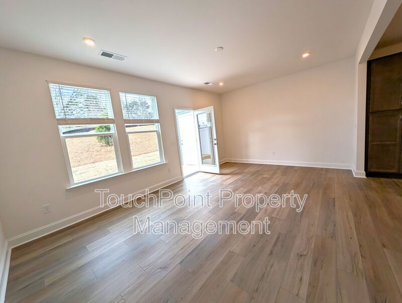 Beautiful, 2 story, end-unit, Townhome located in the Bell Glen Community! property image