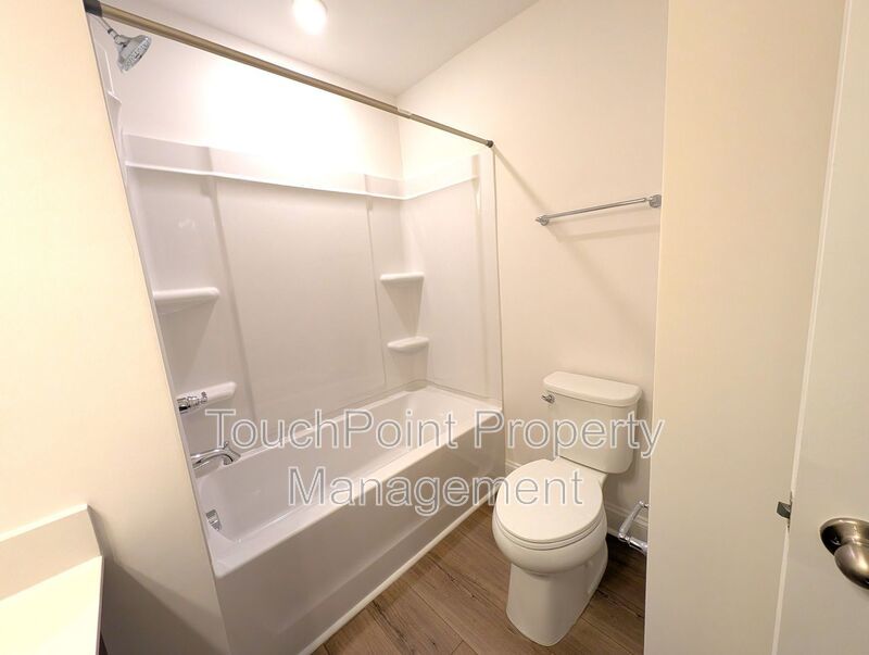 Beautiful, 2 story, end-unit, Townhome located in the Bell Glen Community! property image