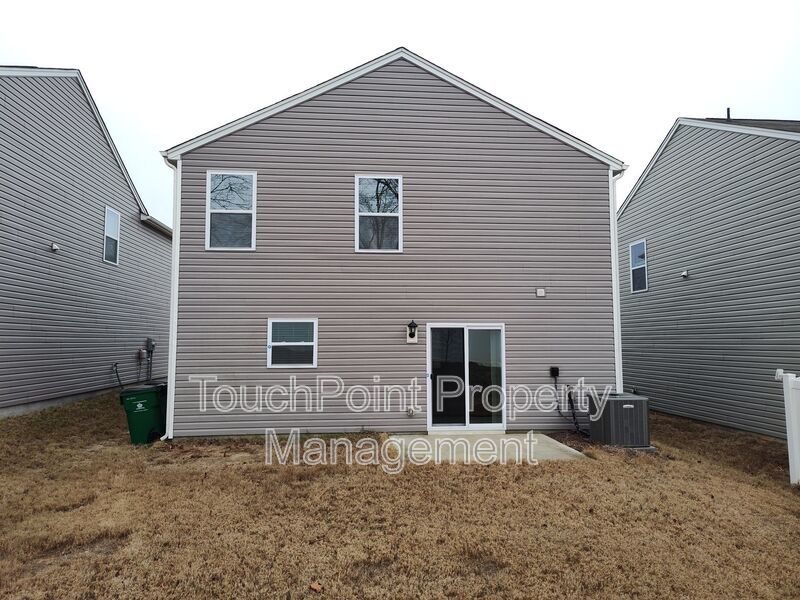 Pristine, 3 bedroom, 2.5 bathroom home located in the Stewart Creek States Subdivision! property image