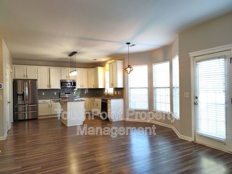 Pristine 4 bed, 2.5 bath Home Located in the Falcon Ridge Community! property image