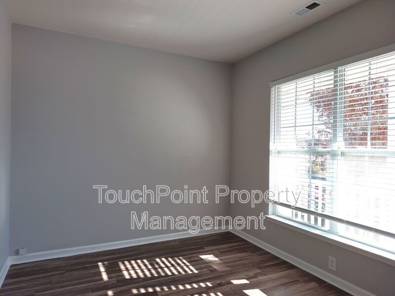 Pristine 4 bed, 2.5 bath Home Located in the Falcon Ridge Community! property image