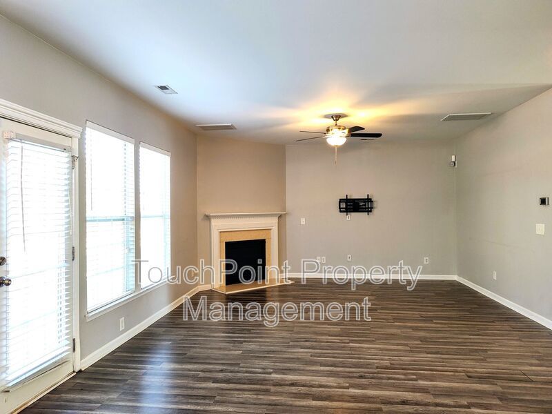 Pristine 4 bed, 2.5 bath Home Located in the Falcon Ridge Community! property image