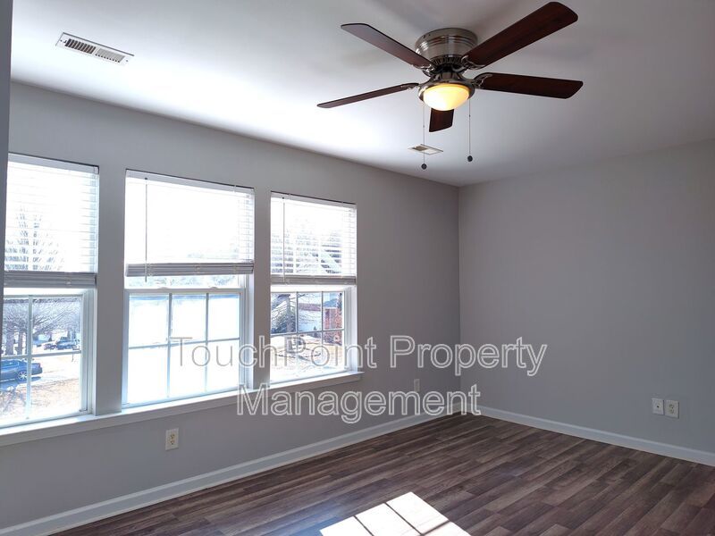 Pristine 4 bed, 2.5 bath Home Located in the Falcon Ridge Community! property image