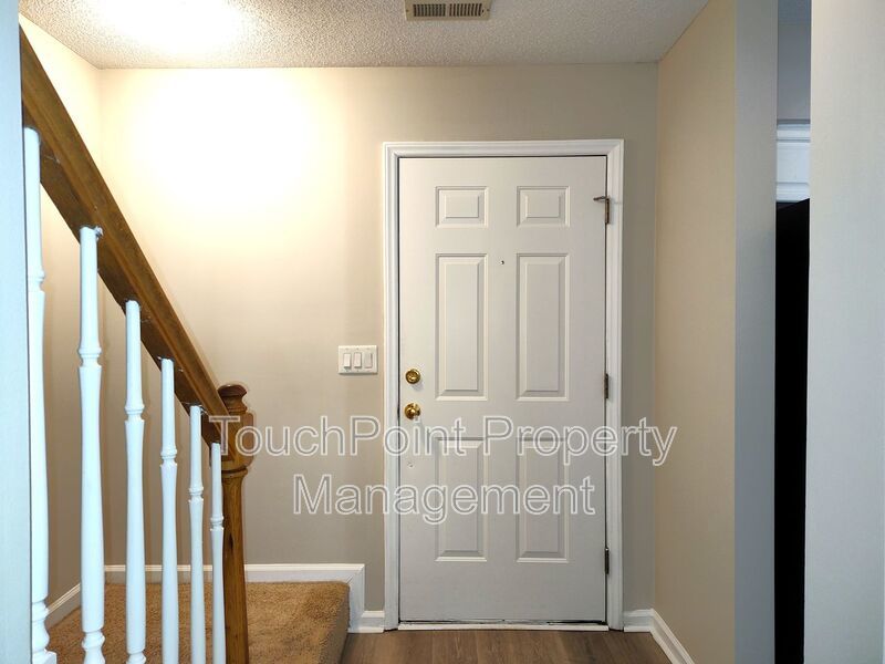 Cozy, 2 story, 2 bedroom, 2.5 bath Townhome Located in the Melrose Community! property image