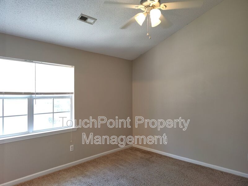 Cozy, 2 story, 2 bedroom, 2.5 bath Townhome Located in the Melrose Community! property image