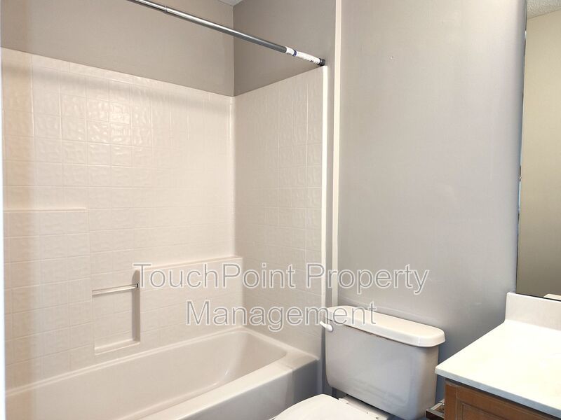 Cozy, 2 story, 2 bedroom, 2.5 bath Townhome Located in the Melrose Community! property image