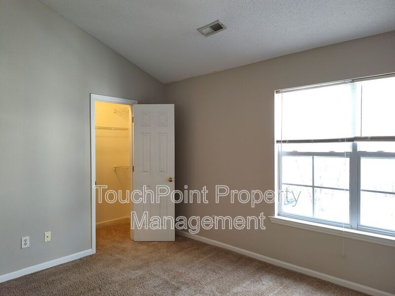 Cozy, 2 story, 2 bedroom, 2.5 bath Townhome Located in the Melrose Community! property image