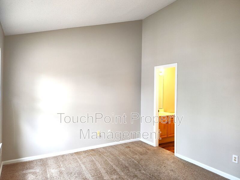 Cozy, 2 story, 2 bedroom, 2.5 bath Townhome Located in the Melrose Community! property image