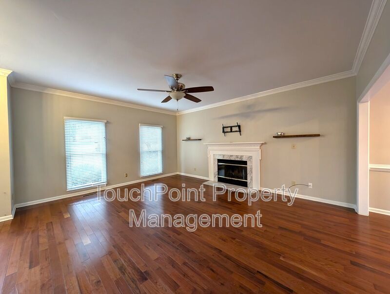 Beautiful 2 story, 4 bed, 2.5 bath Home Located in the Davis Lake Community! property image