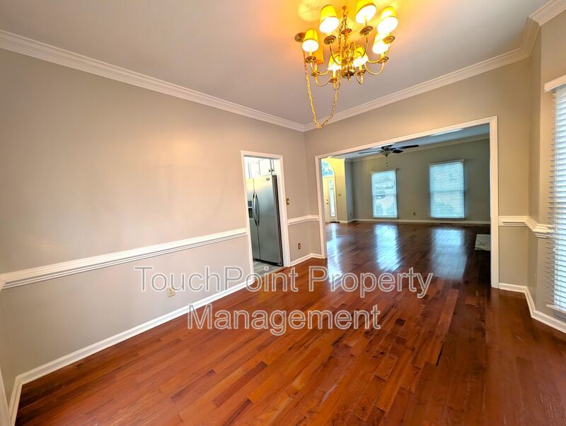 Beautiful 2 story, 4 bed, 2.5 bath Home Located in the Davis Lake Community! property image