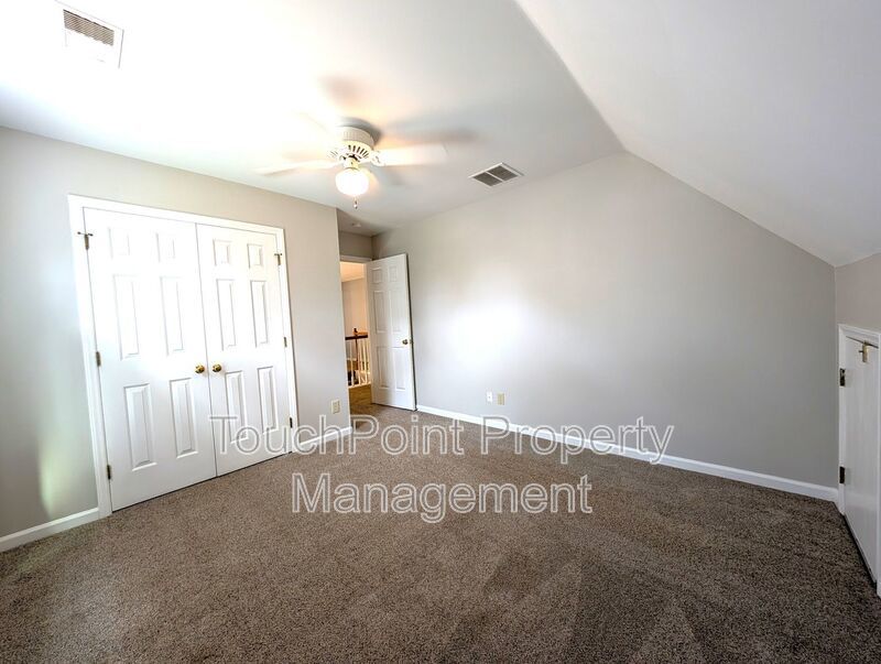 Beautiful 2 story, 4 bed, 2.5 bath Home Located in the Davis Lake Community! property image