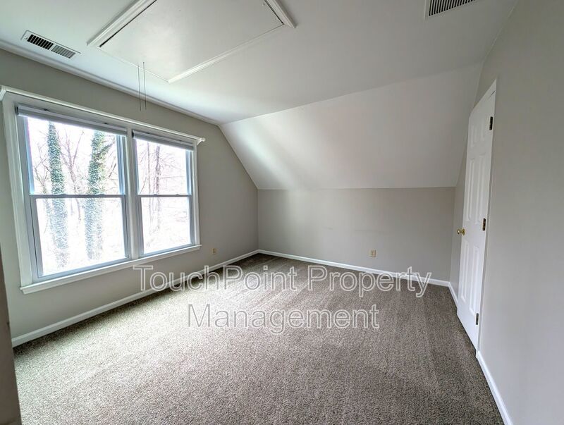 Beautiful 2 story, 4 bed, 2.5 bath Home Located in the Davis Lake Community! property image